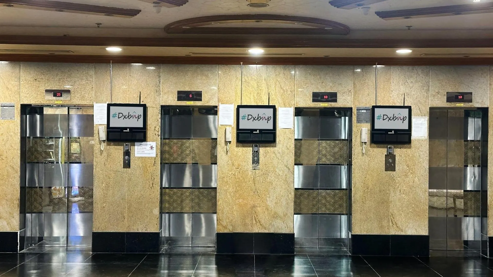 ホームステイ Radiant Parition Room In Barsha Heights Near Metro ドバイ