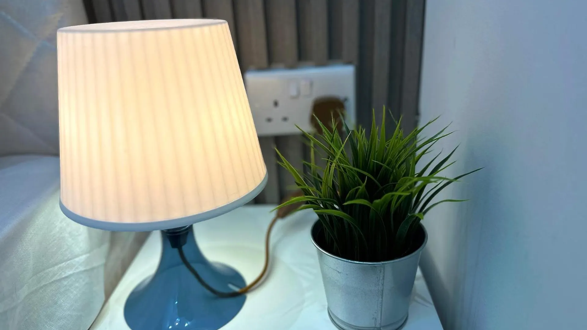 Radiant Parition Room In Barsha Heights Near Metro ドバイ ホームステイ