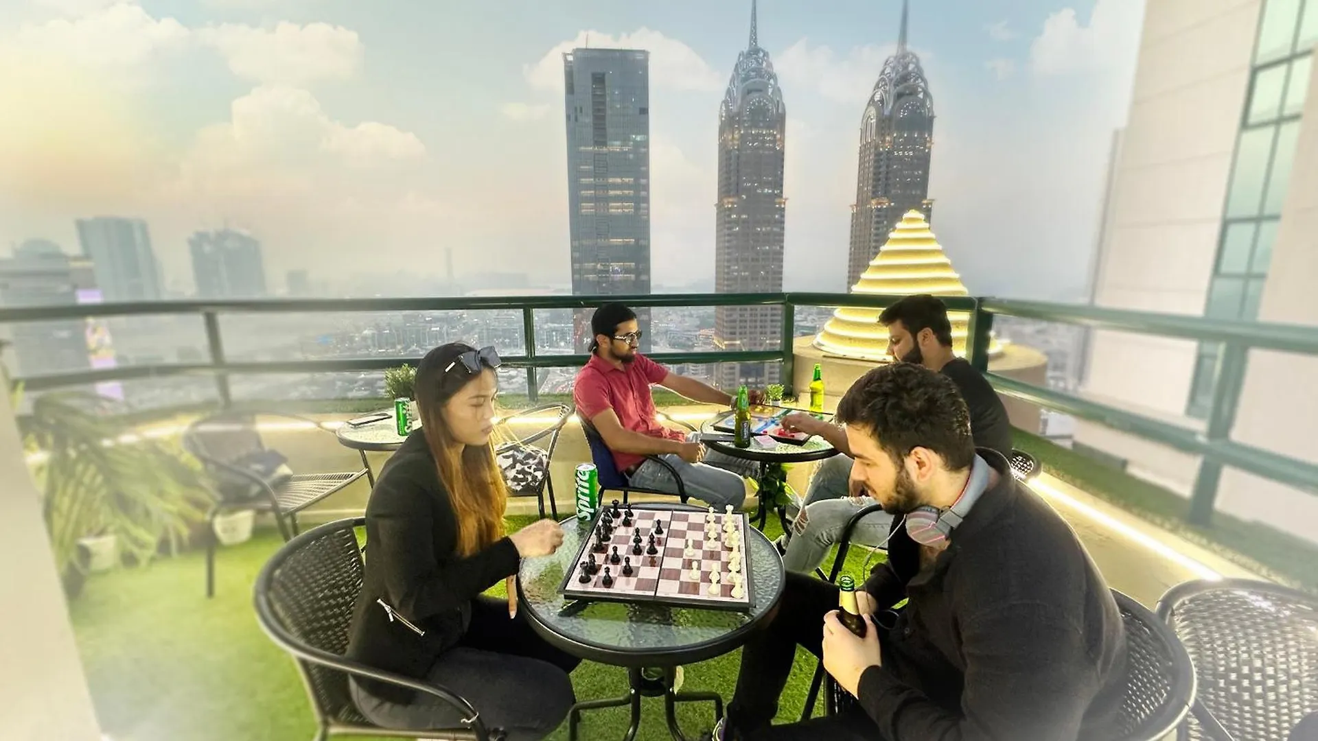 Radiant Parition Room In Barsha Heights Near Metro ドバイ