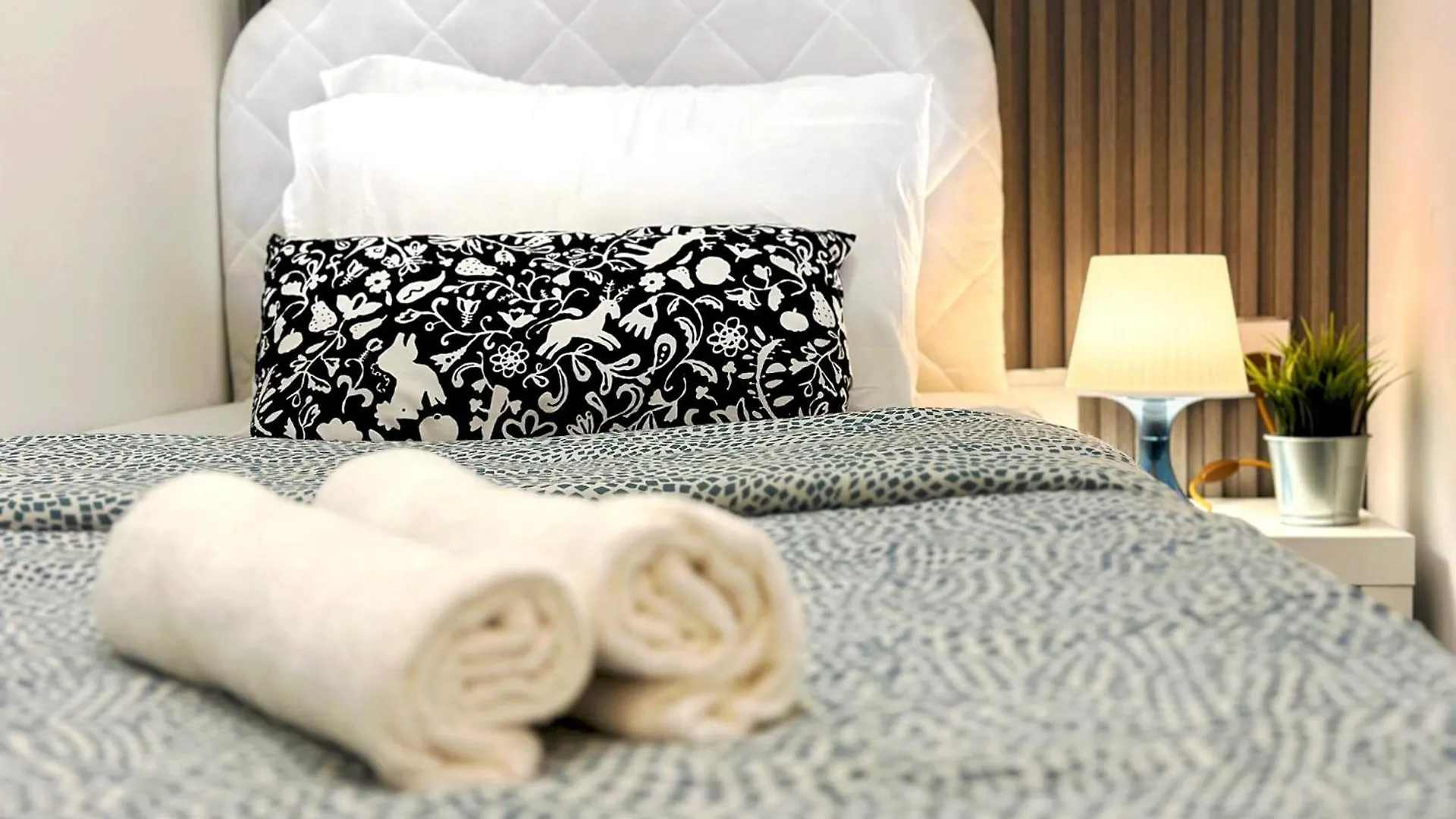 Radiant Parition Room In Barsha Heights Near Metro ドバイ