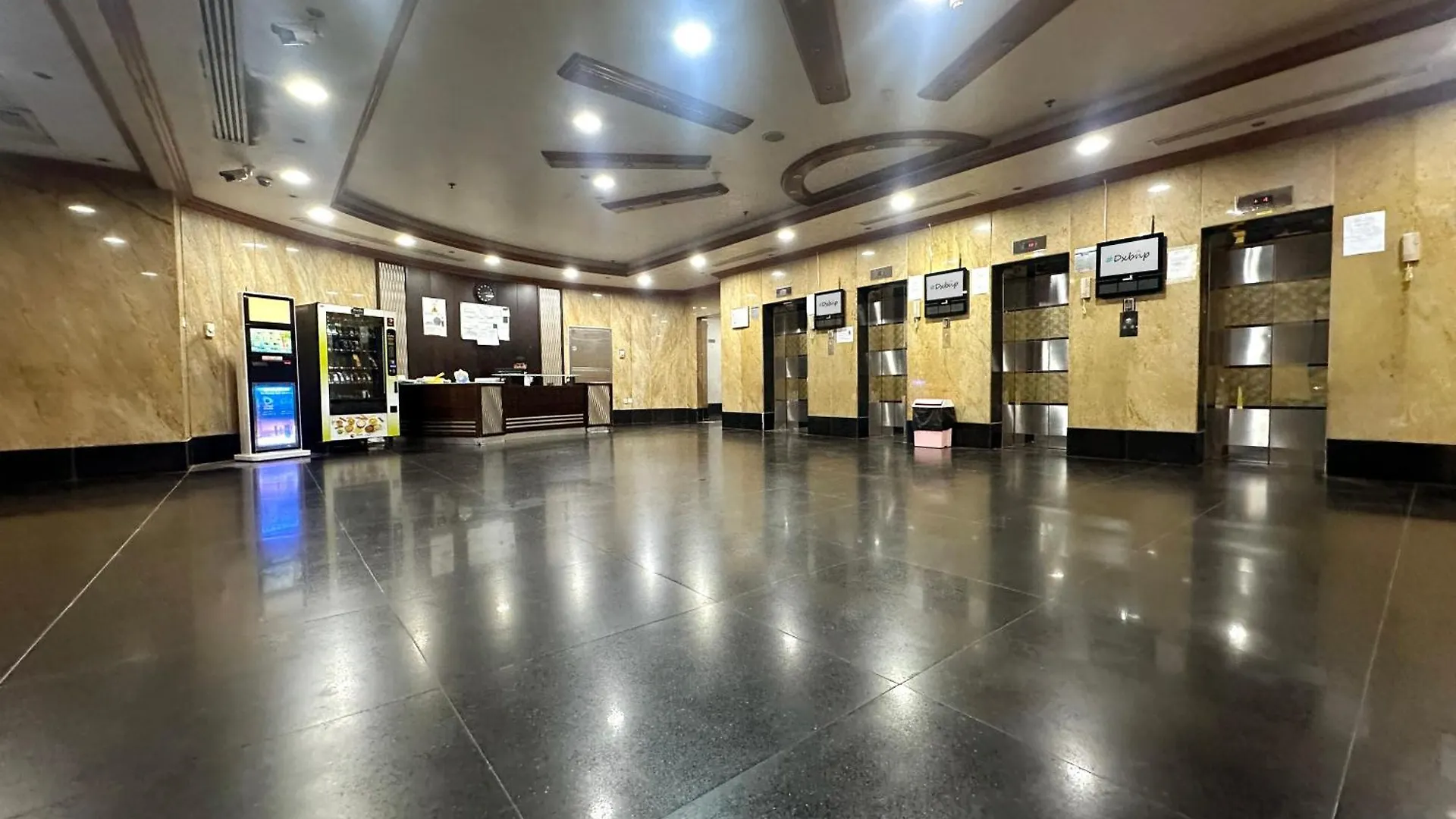 Radiant Parition Room In Barsha Heights Near Metro ドバイ