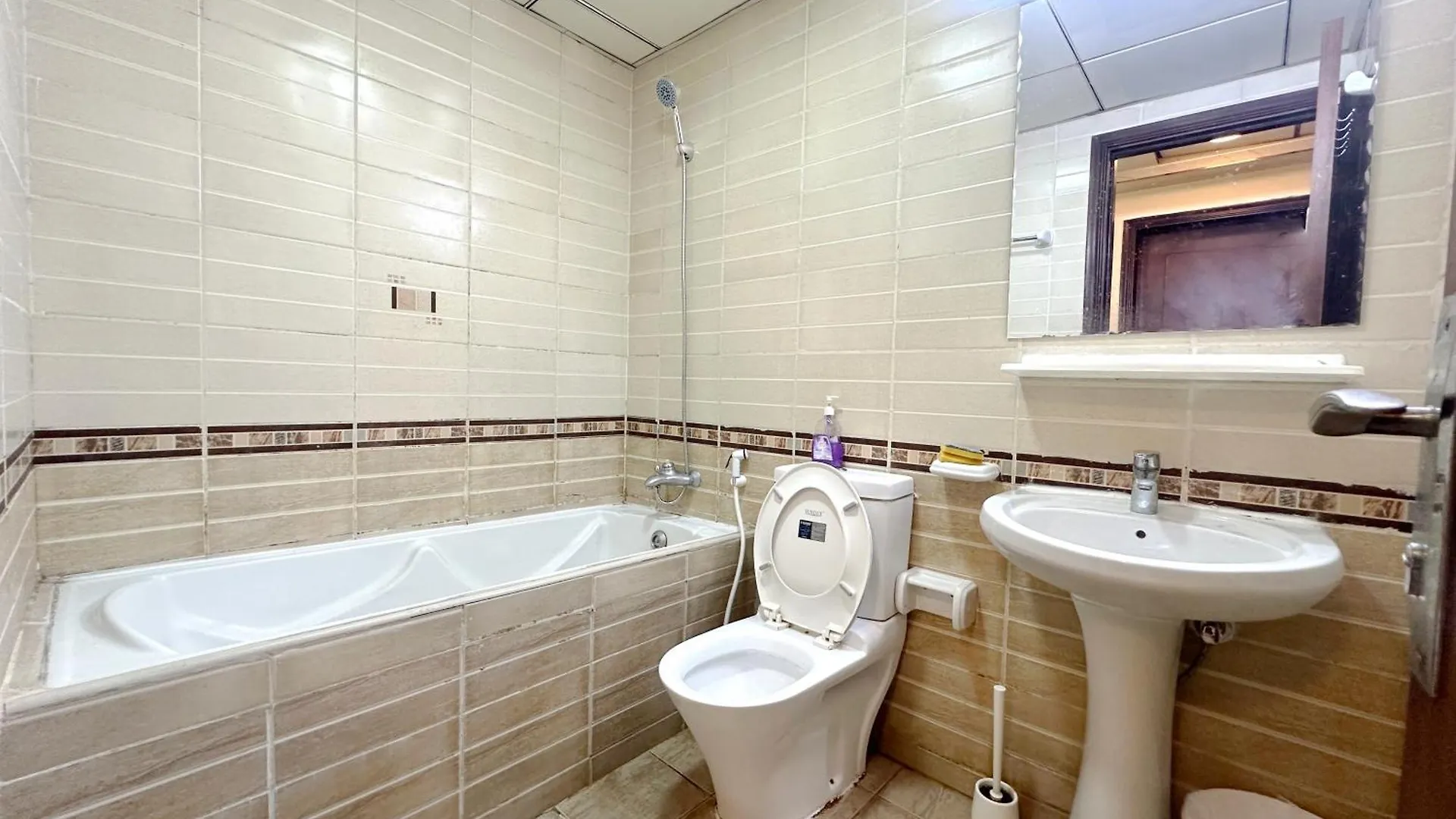 Radiant Parition Room In Barsha Heights Near Metro ドバイ